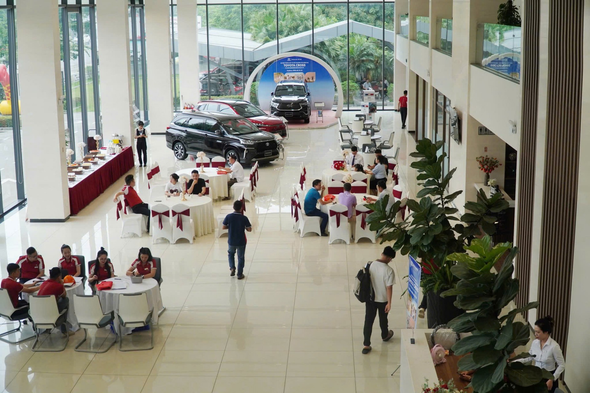 Khởi động mùa hè cùng Toyota Cross Line Up 2025 Khởi động mùa hè cùng Toyota Cross Line Up 2025