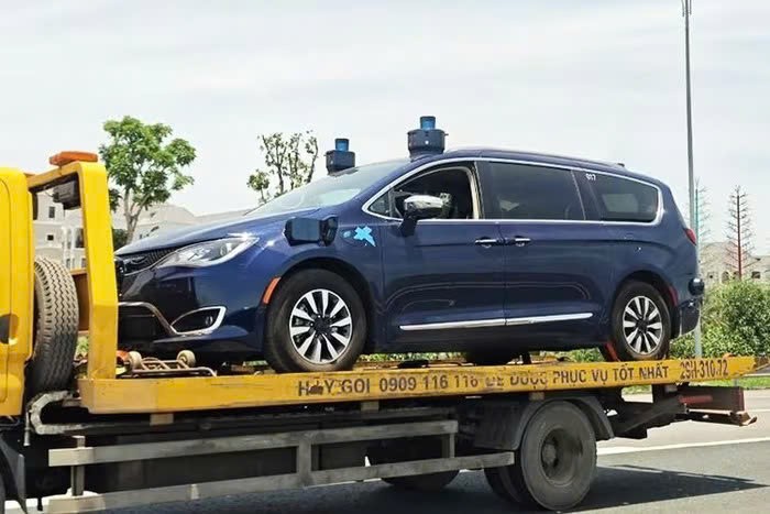 Chrysler Pacifica xuất hiện ở Hà Nội