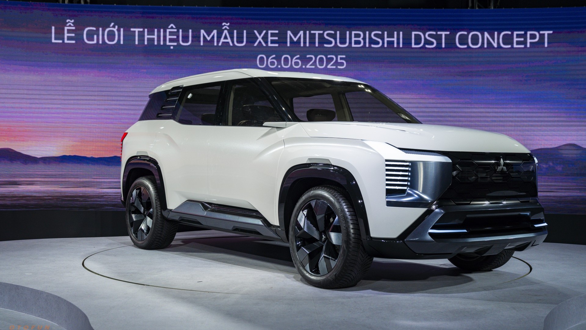Xem trước xe SUV 7 chỗ mới của Mitsubishi, sẽ thay thế Outlander