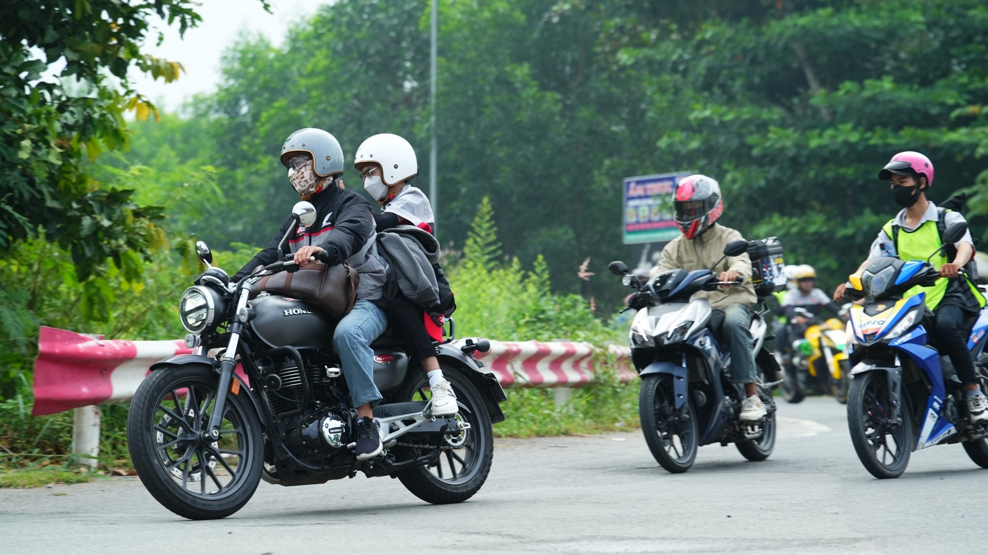 Đoàn xe hơn 200 biker thực hiện hành trình xuyên rừng Bù Gia Mập, hội ngộ tại Tà Đùng