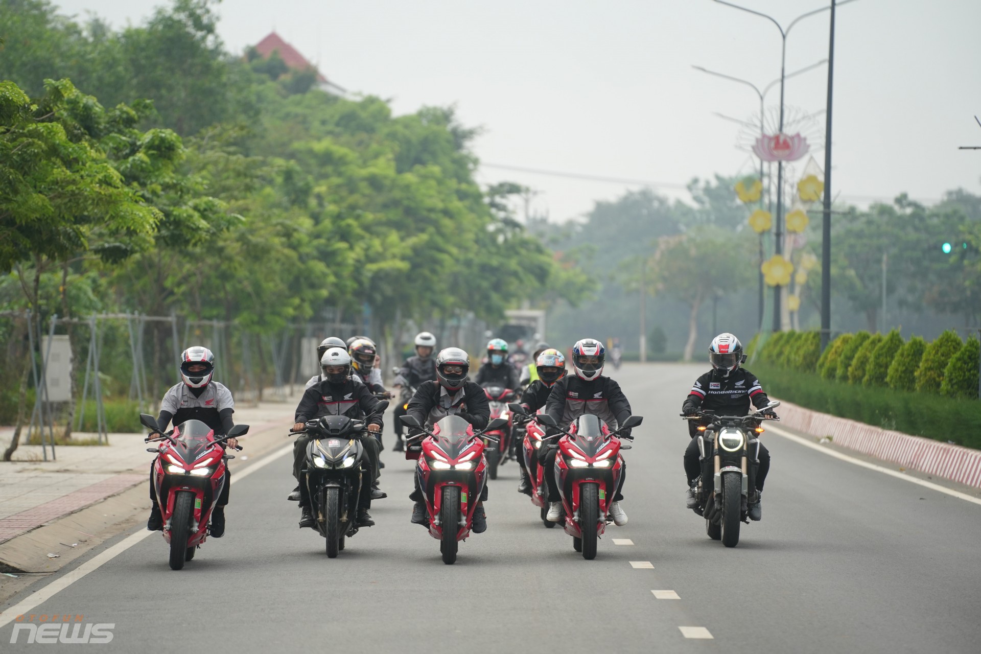 Đoàn xe hơn 200 biker thực hiện hành trình xuyên rừng Bù Gia Mập, hội ngộ tại Tà Đùng