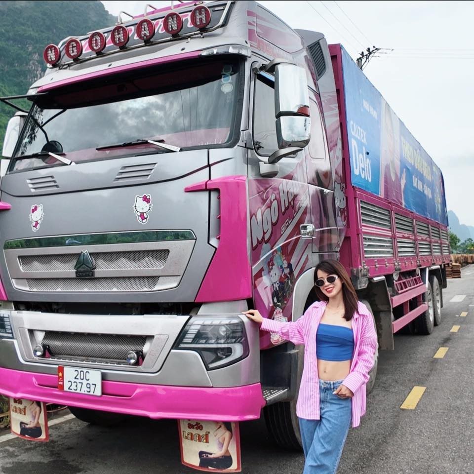 Hành trình làm mẹ sau vô lăng của nữ tài xế, tiktoker Ngô Hạnh