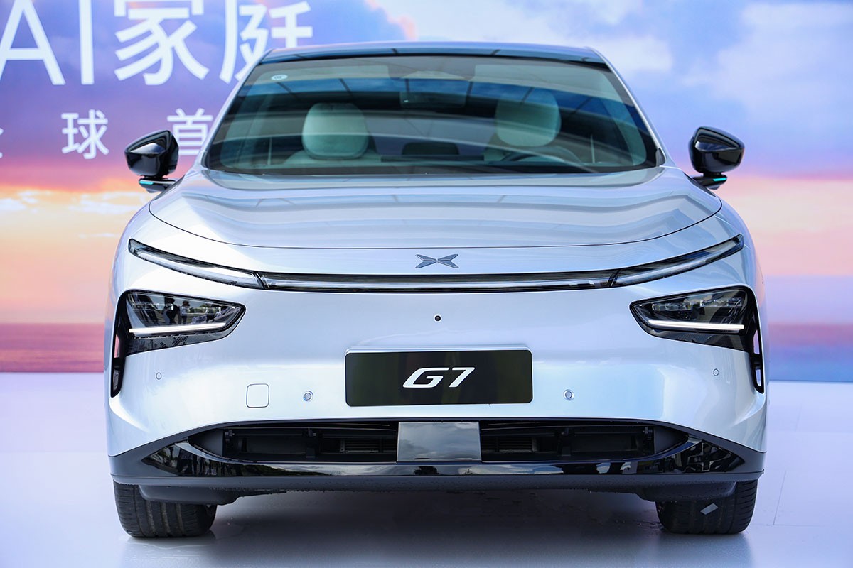 SUV điện Xpeng G7 trình làng với HUD công nghệ AR và chip AI hỗ trợ tự lái SUV điện Xpeng G7