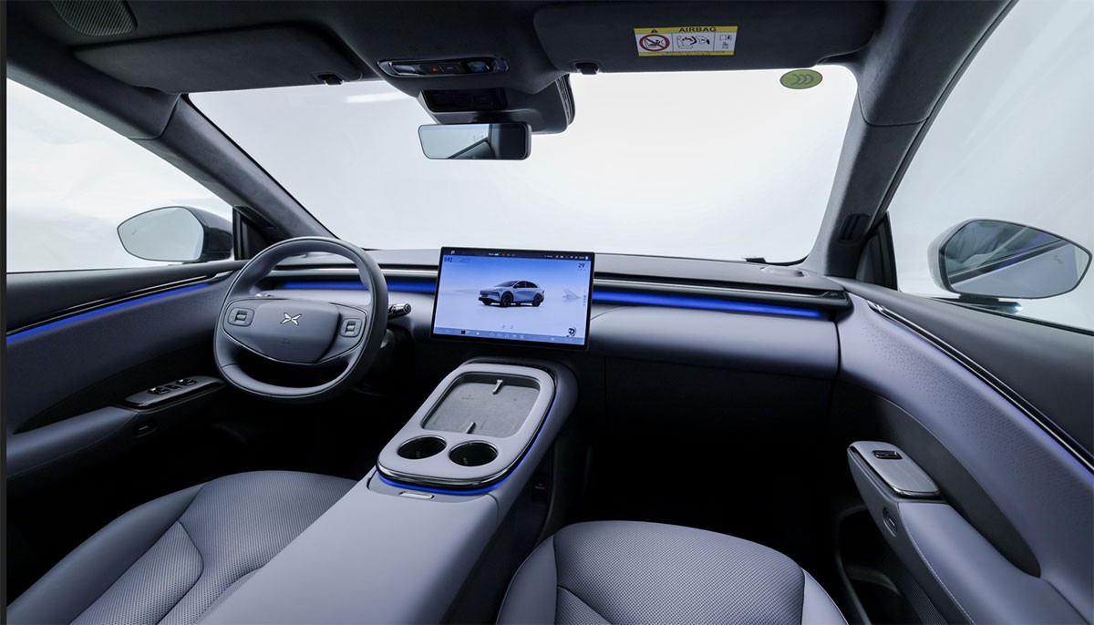 SUV điện Xpeng G7 trình làng với HUD công nghệ AR và chip AI hỗ trợ tự lái SUV điện Xpeng G7