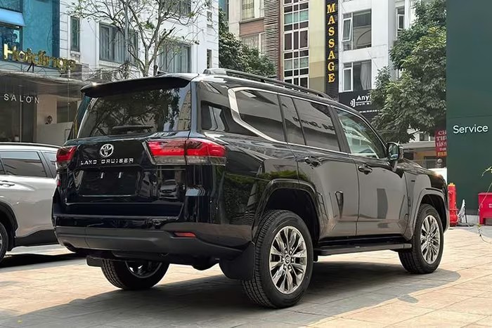 Toyota Land Cruiser LC300 2025, chiếc SUV gần 4,6 tỷ đồng có gì mới? Toyota Land Cruiser LC300 2025, chiếc SUV gần 4,6 tỷ đồng có gì mới?
