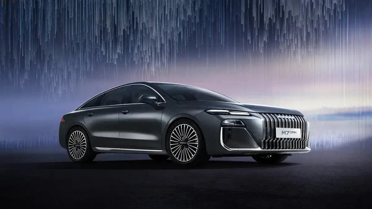 Roewe M7 DMH, xe bình dân phát triển bởi cựu Giám đốc thiết kế Rolls-Royce, hé lộ hình ảnh Roewe M7 DMH
