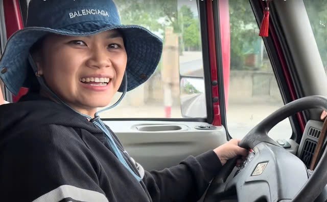 Nguyễn Phương nữ tài xế lái xe đầu kéo