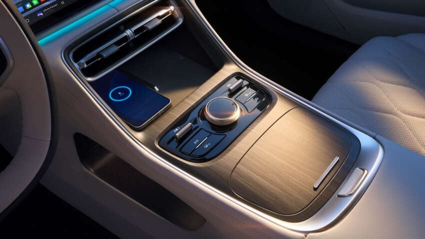 Xe điện Geely Galaxy A7 PHEV có thể chạy 2.100 km