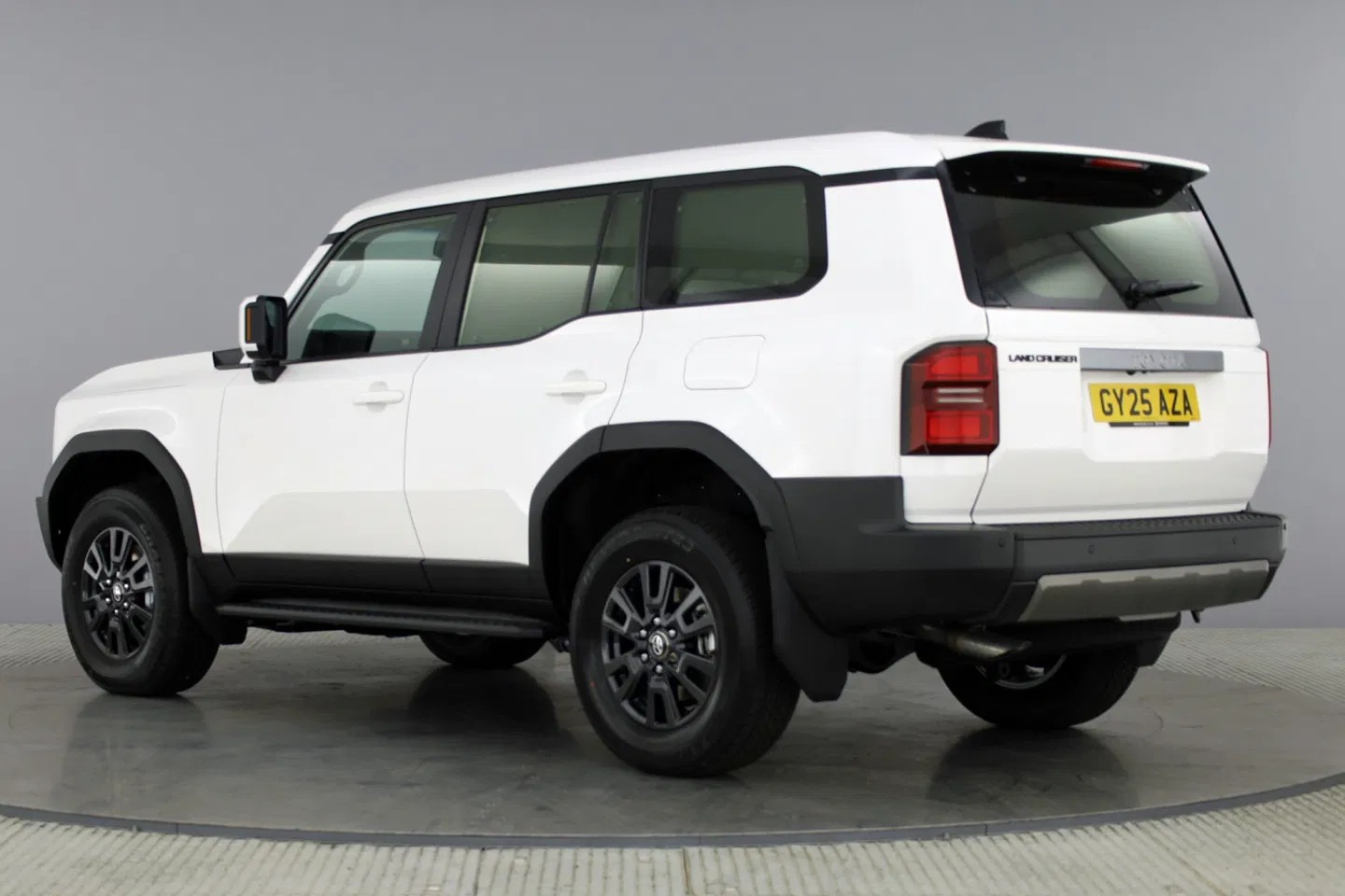 Toyota Land Cruiser ra mắt bản hai chỗ: Xe van thương mại đậm chất SUV off-road Toyota Land Cruiser ra mắt bản hai chỗ: Xe van thương mại đậm chất SUV off-road