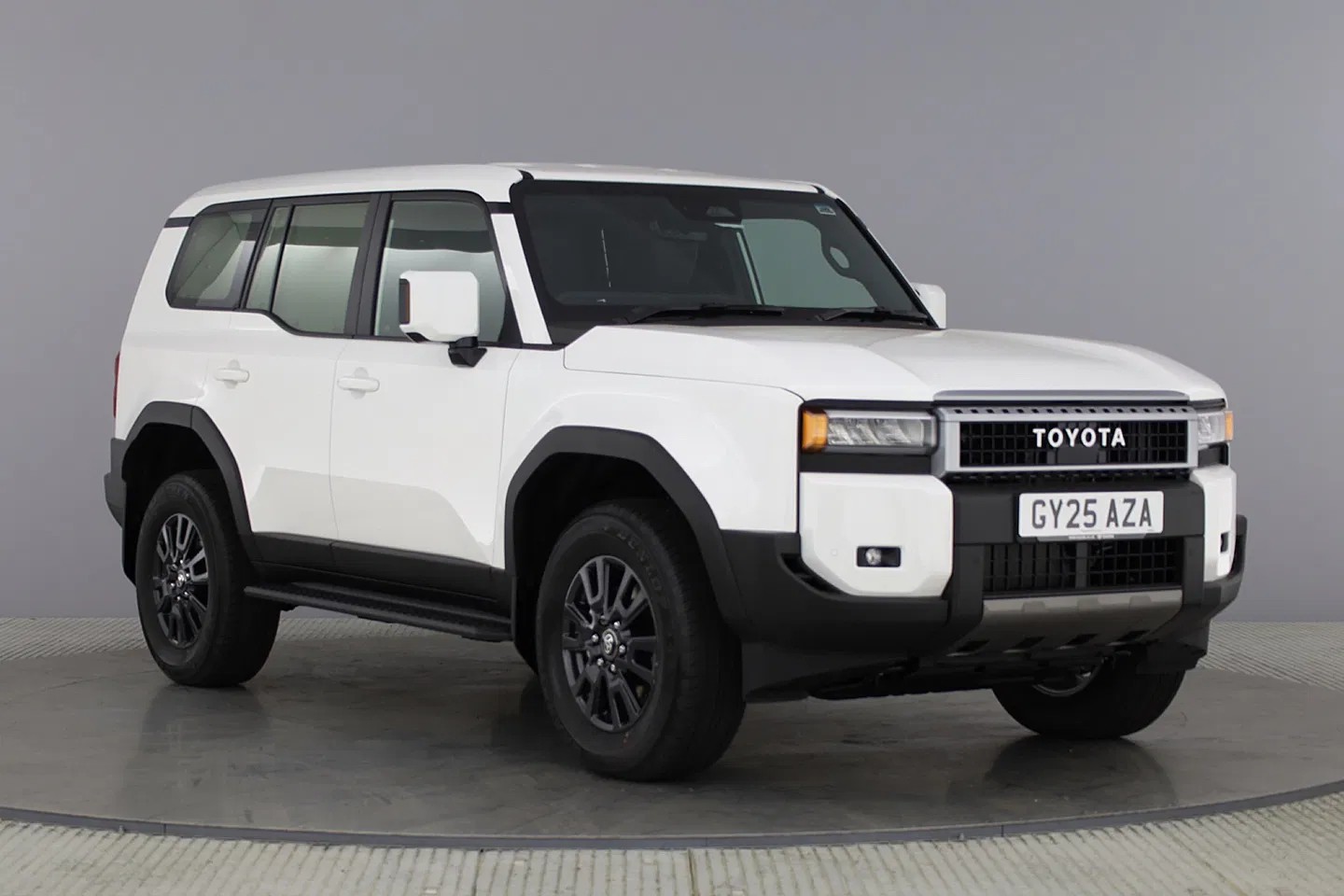 Toyota Land Cruiser ra mắt bản hai chỗ: Xe van thương mại đậm chất SUV off-road Toyota Land Cruiser ra mắt bản hai chỗ