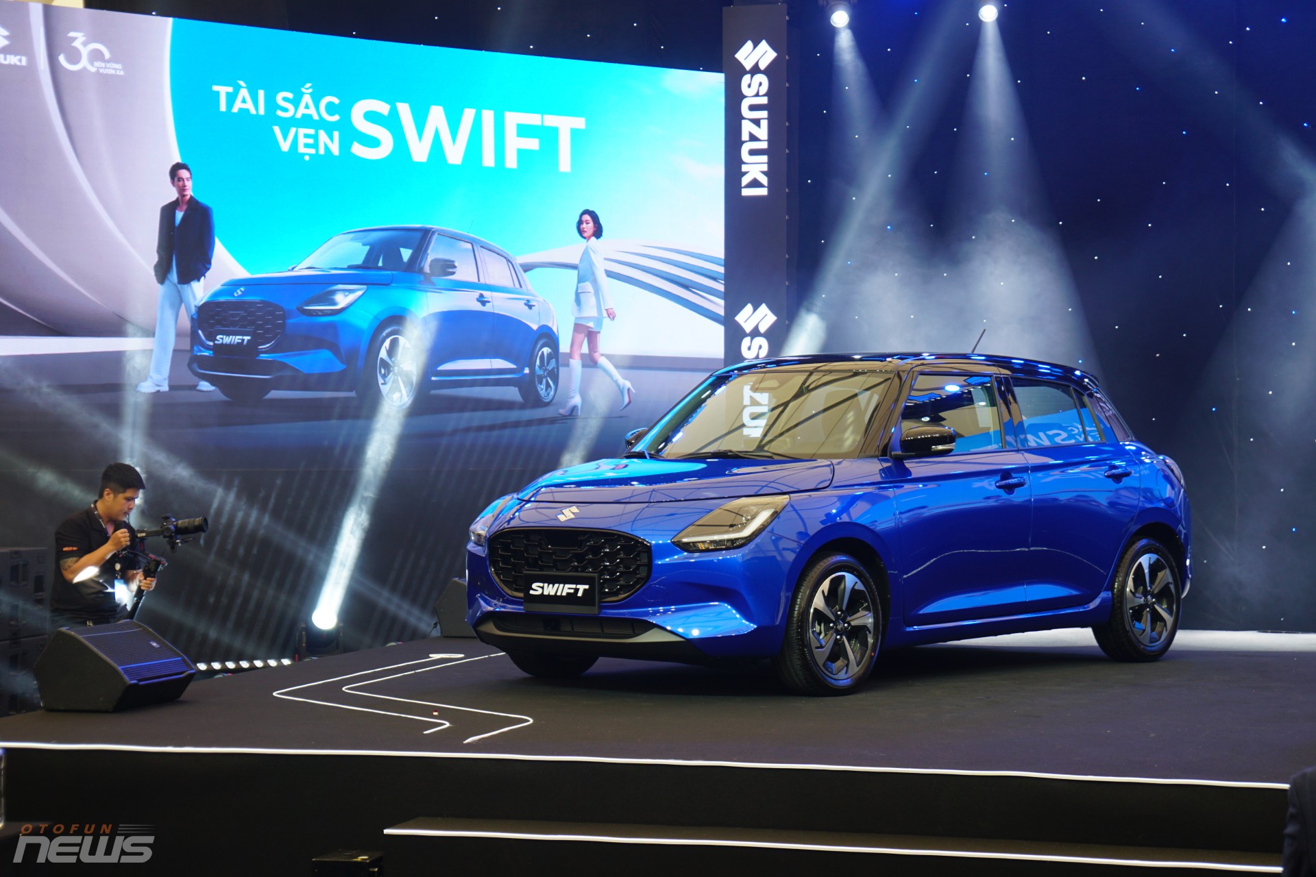 undefined Suzuki Swift 2025 nhập khẩu từ Nhật, giữ nguyên giá 569 triệu đồng