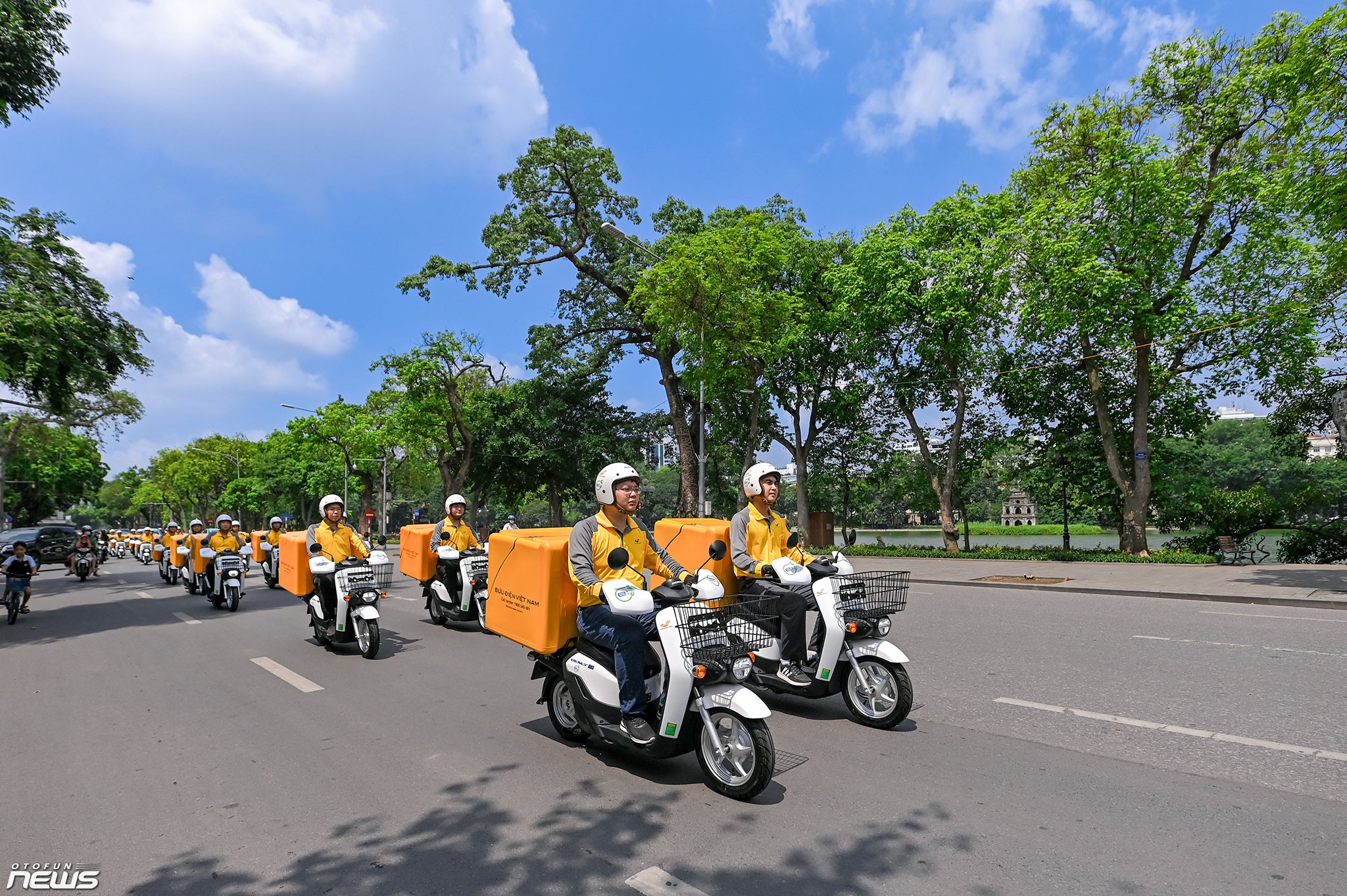 Honda Việt Nam bàn giao 205 xe máy điện Benly e: cho Bưu điện Việt Nam