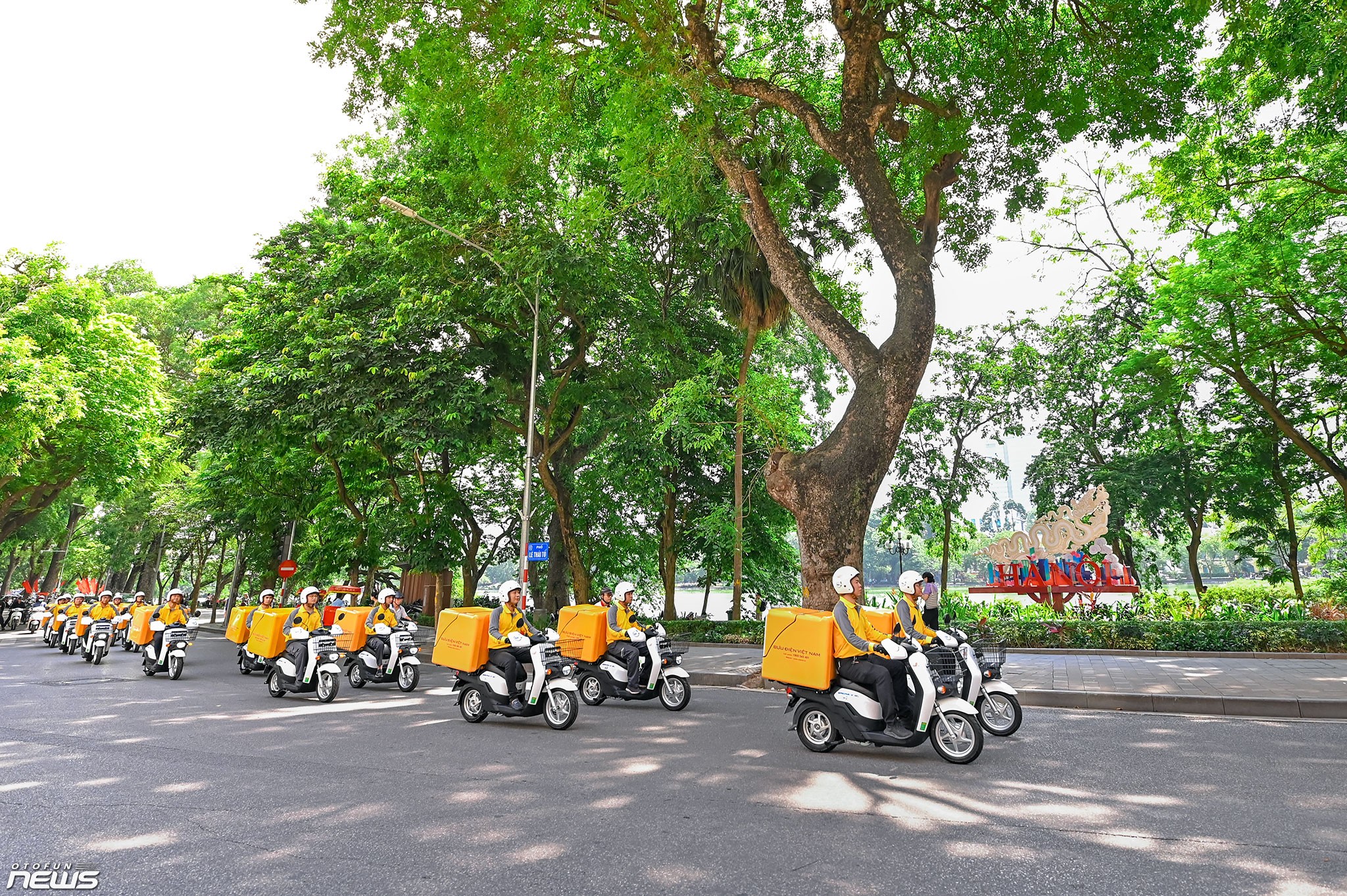 Honda Việt Nam bàn giao 205 xe máy điện Benly e: cho Bưu điện Việt Nam
