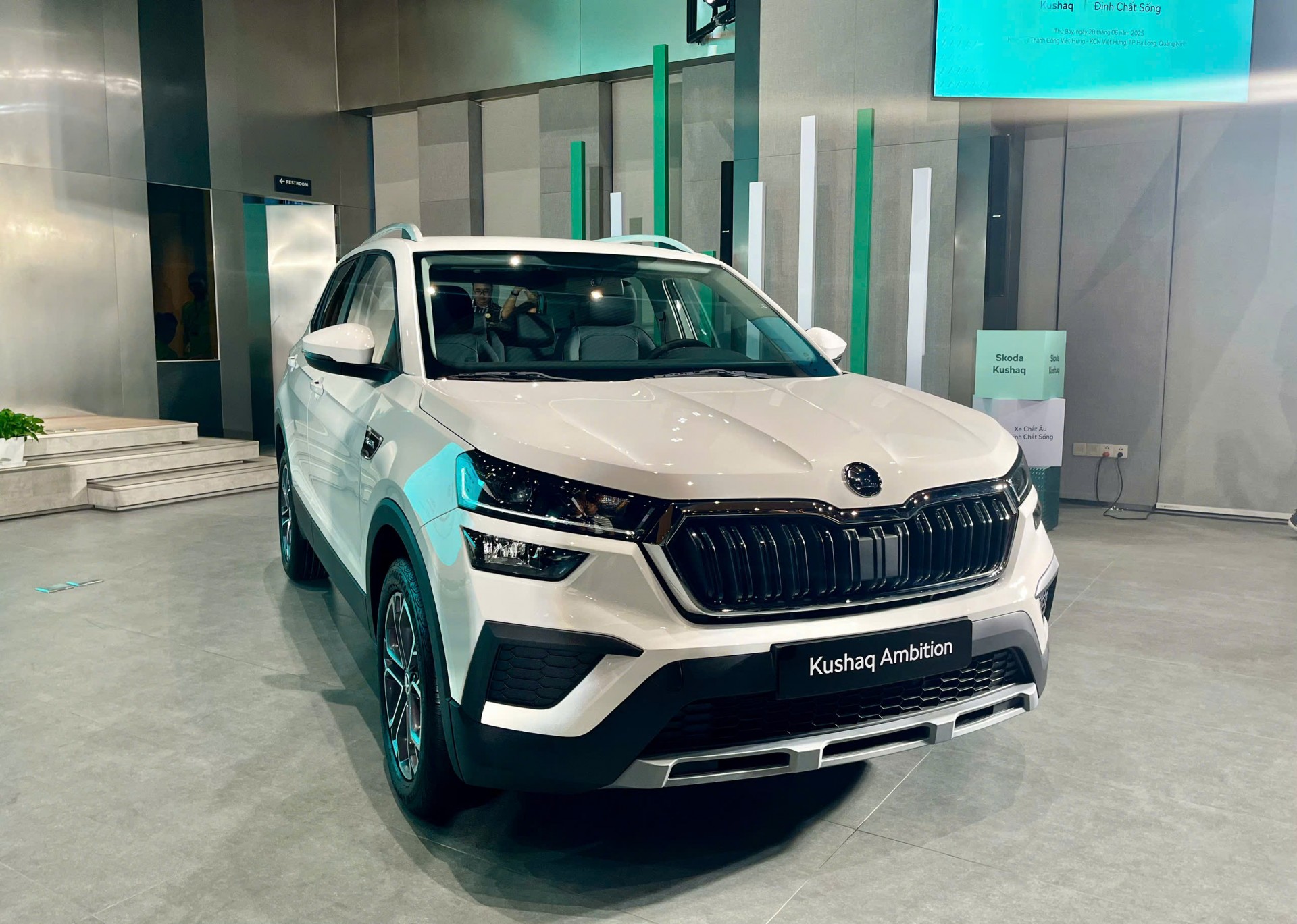 Mẫu xe Skoda đầu tiên lắp ráp tại Việt Nam ra mắt, giá từ 599 triệu đồng Skoda Kushaq xe lắp ráp tại Việt Nam có giá bao nhiêu
