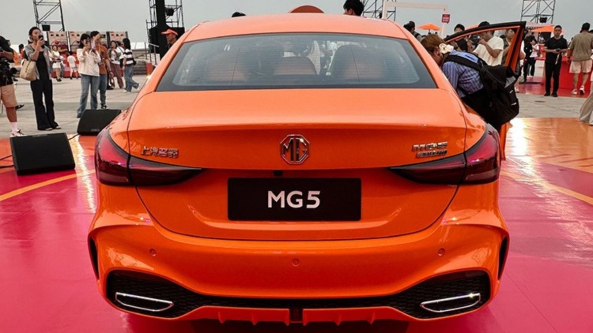 MG5 2026 ra mắt, tích hợp AI, giá quy đổi chỉ từ 218 triệu đồng MG5 2026 ra mắt, tích hợp AI, giá quy đổi chỉ từ 218 triệu đồng