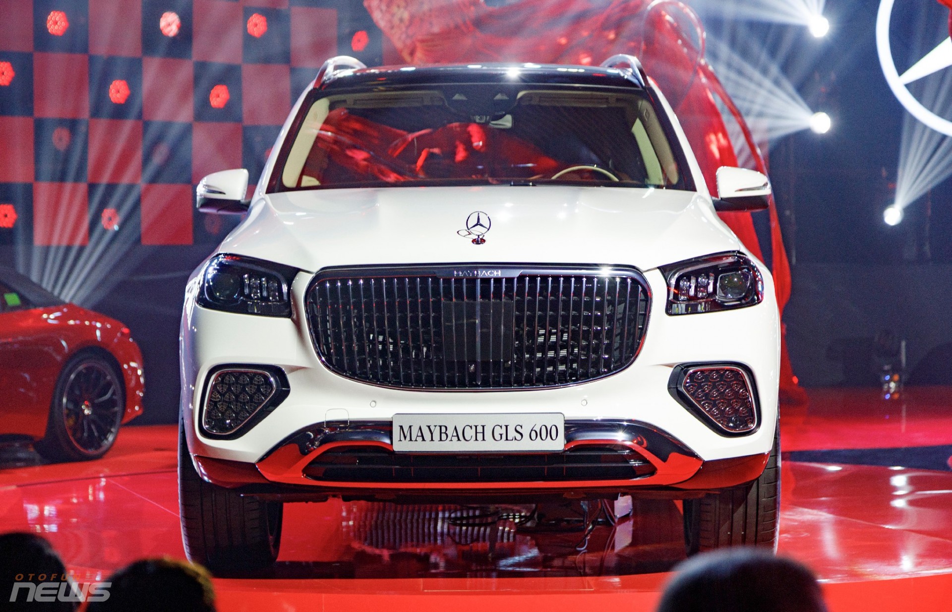 Mercedes-Benz GLS 450 và Maybach GLS 600 phiên bản nâng cấp 2025 ra mắt Mercedes-Benz GLS 450 và Maybach GLS 600 phiên bản nâng cấp 2025 ra mắt