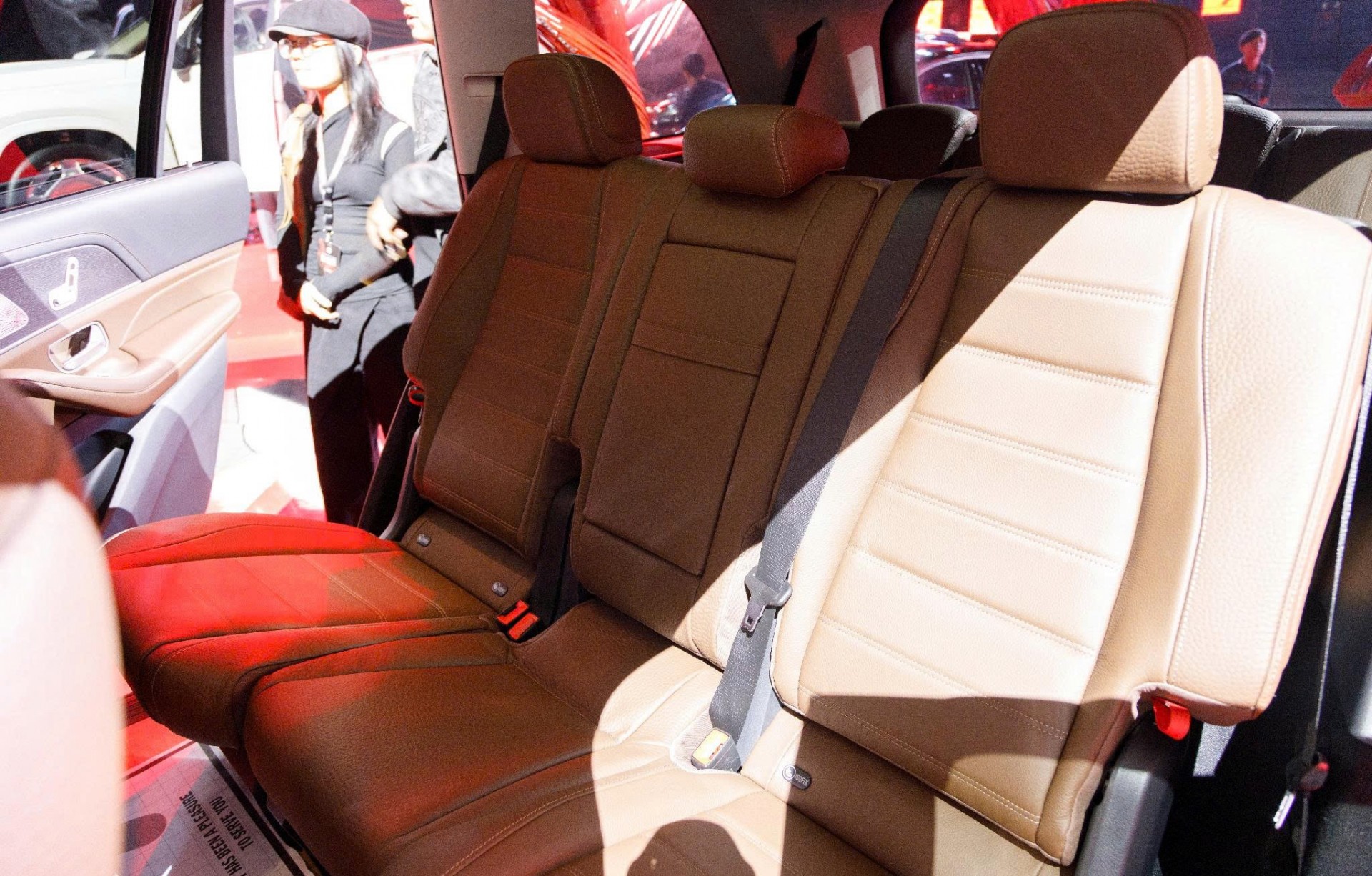 Mercedes-Benz GLS 450 và Maybach GLS 600 phiên bản nâng cấp 2025 ra mắt Mercedes-Benz GLS 450 và Maybach GLS 600 phiên bản nâng cấp 2025 ra mắt