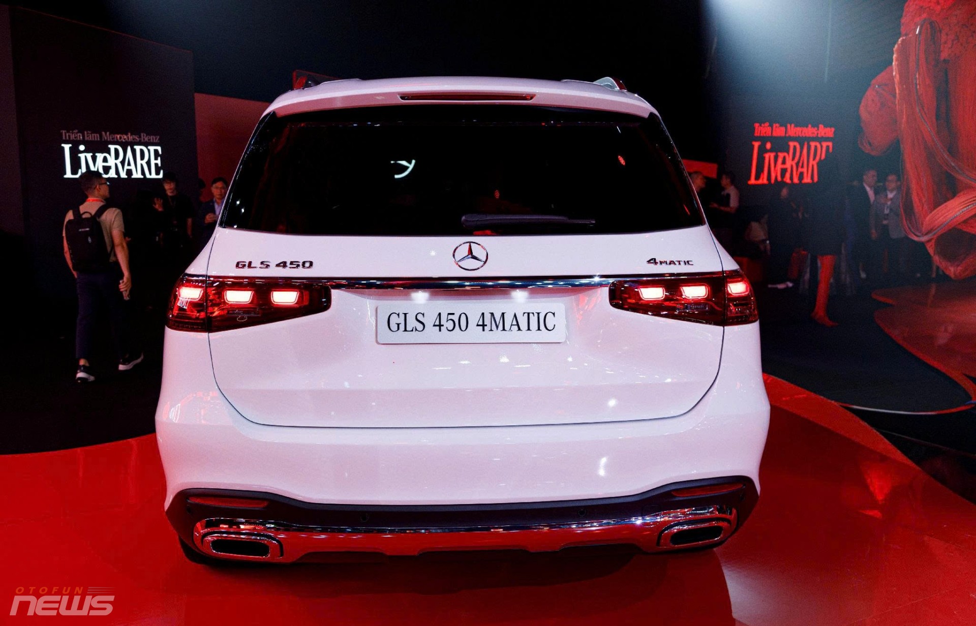 Mercedes-Benz GLS 450 và Maybach GLS 600 phiên bản nâng cấp 2025 ra mắt Mercedes-Benz GLS 450 và Maybach GLS 600 phiên bản nâng cấp 2025 ra mắt