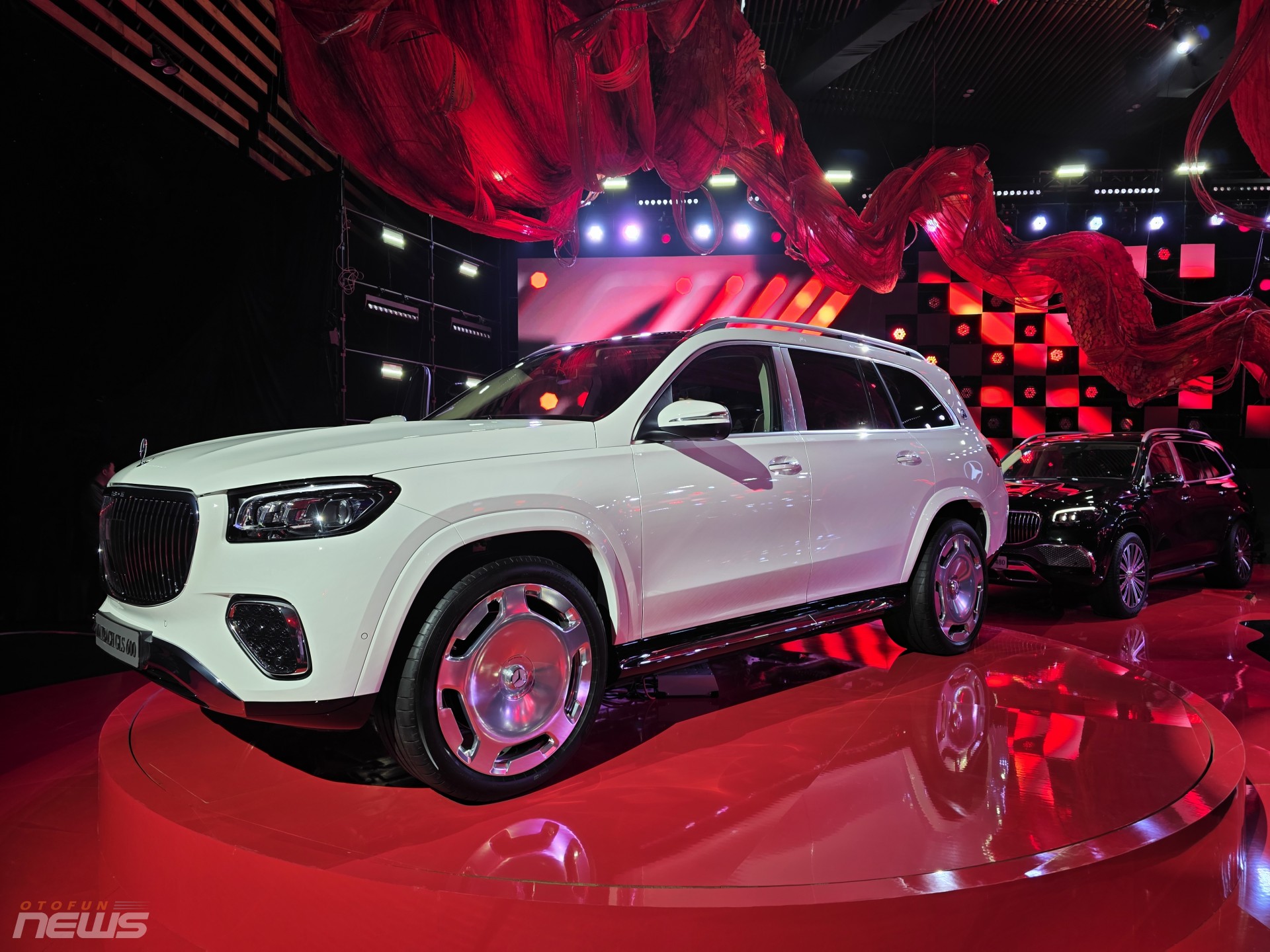 Mercedes-Benz GLS 450 và Maybach GLS 600 phiên bản nâng cấp 2025 ra mắt Mercedes-Benz GLS 450 và Maybach GLS 600 phiên bản nâng cấp 2025 ra mắt