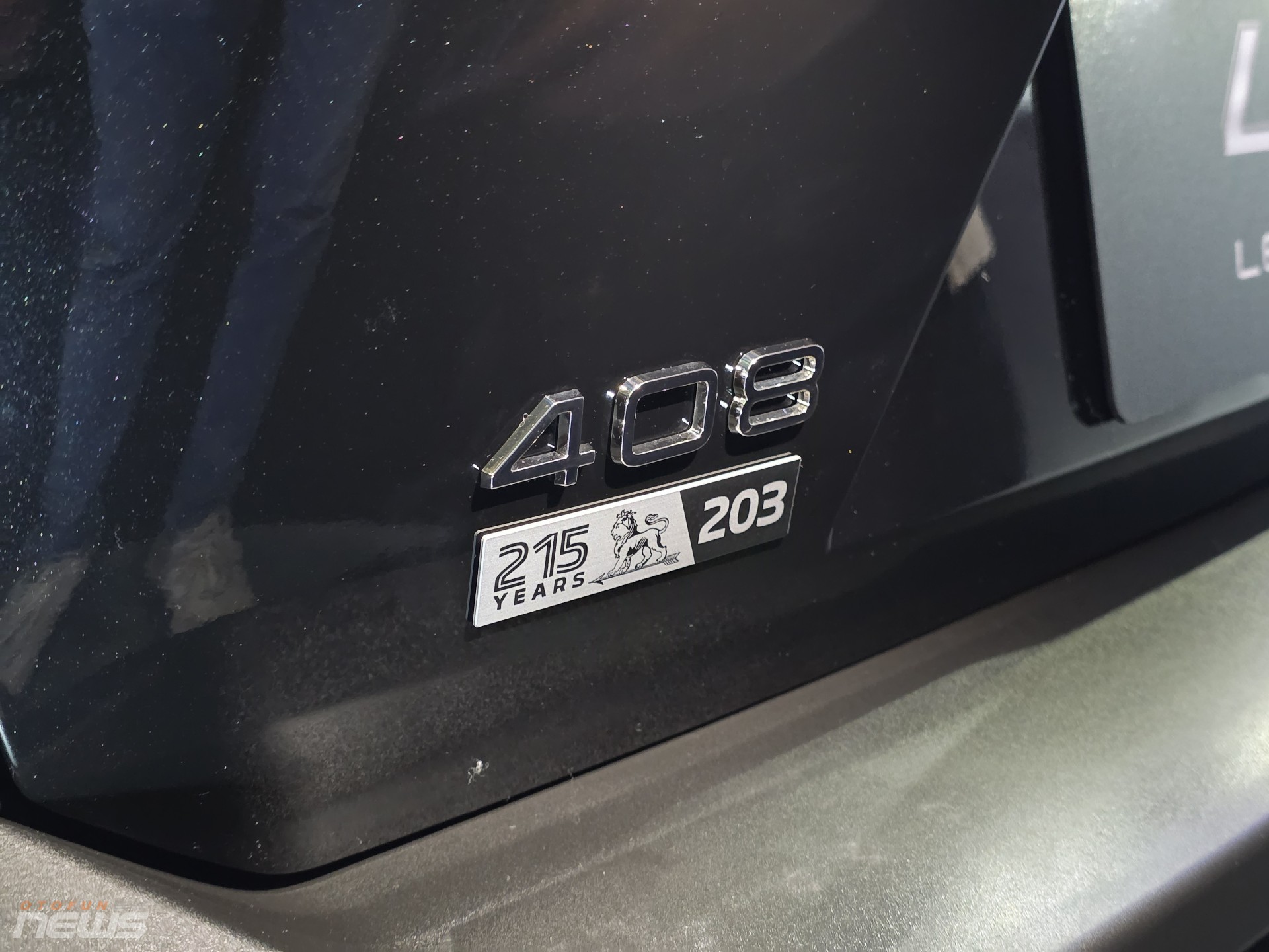 Peugeot 408 phiên bản đặc biệt, chỉ 215 chiếc cho khách hàng Việt Peugeot 408 phiên bản đặc biệt, chỉ 215 chiếc cho khách hàng Việt