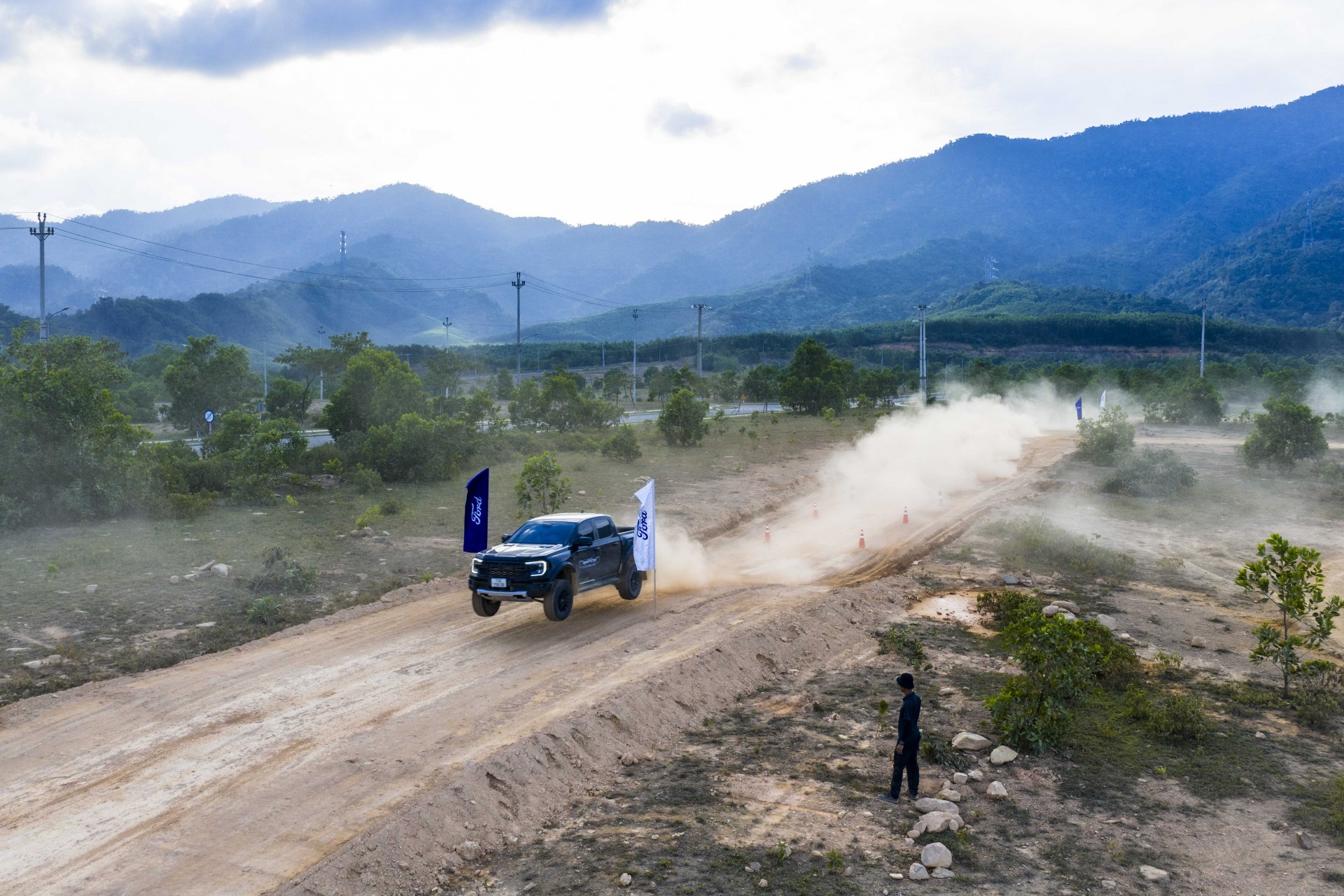 Ford Ranger Raptor: Bán tải hiệu năng cao, khẳng định chất riêng mẫu xe hiệu năng cao Ford Ranger Raptor