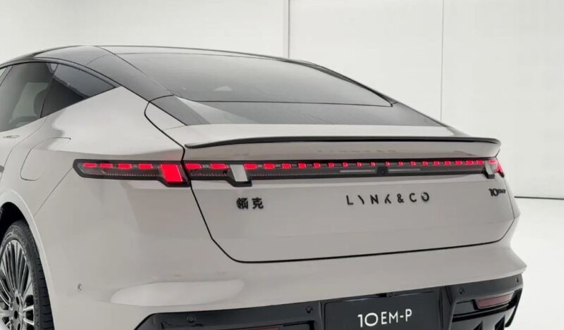 Mẫu PHEV Lynk & Co 10 EM-P được vén màn, tổng công suất mạnh 523 mã lực Mẫu PHEV Lynk & Co 10 EM-P được vén màn, tổng công suất mạnh 523 mã lực