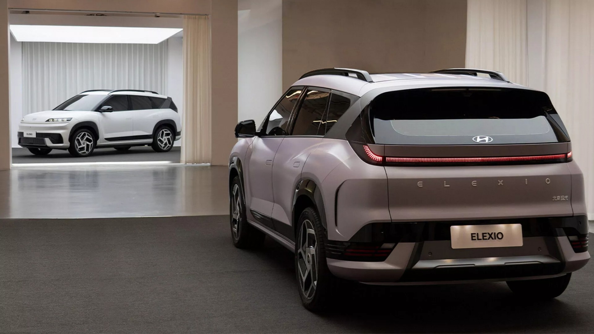 SUV điện Hyundai Elexio hé lộ hình ảnh ngoại thất và nội thất, gồm màn hình lớn 27 inch đánh giá SUV điện Hyundai Elexio