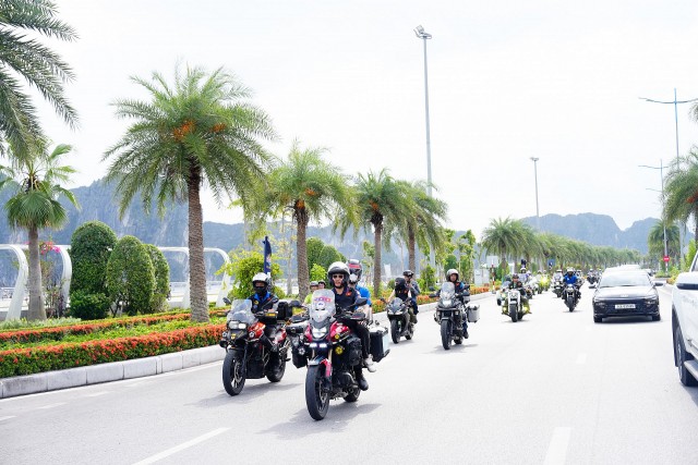 Những “chiến mã” nổi bật trong đoàn Diễu hành mô tô phân khối lớn tại FWF Hạ Long 2025