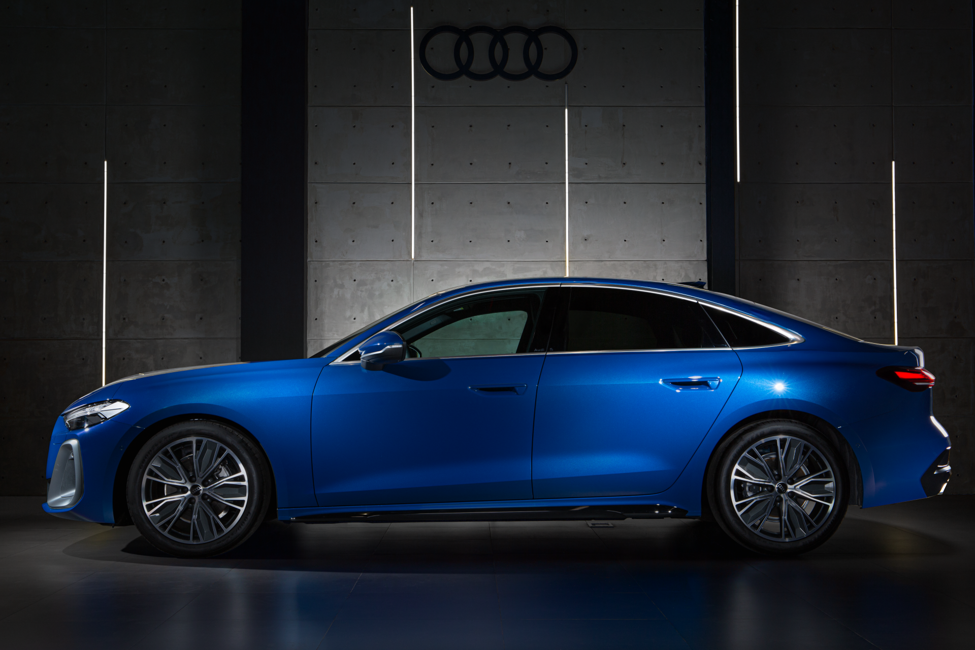 Audi A5 thế hệ mới và SUV điện Audi Q6 e-tron ra mắt thị trường Việt Nam Audi A5 thế hệ mới và SUV điện Audi Q6 e-tron ra mắt thị trường Việt Nam