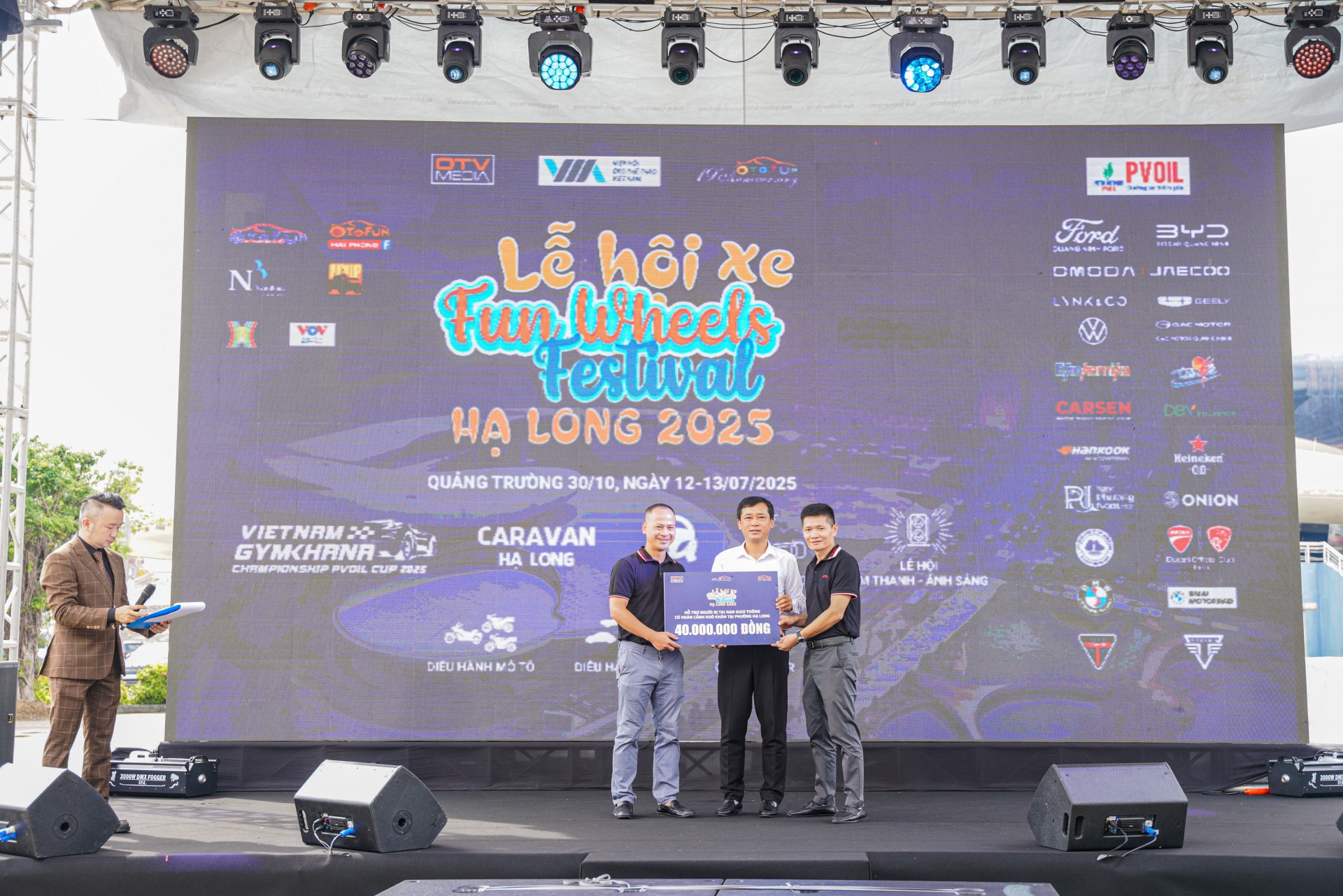 Quỹ OF Vì Cộng đồng hỗ trợ gia đình gặp tai nạn giao thông tại Lễ hội Xe - Fun Wheels Festival 2025 Quỹ OF Vì Cộng đồng hỗ trợ gia đình gặp tai nạn giao thông tại Lễ hội Xe - Fun Wheels Festival 2025