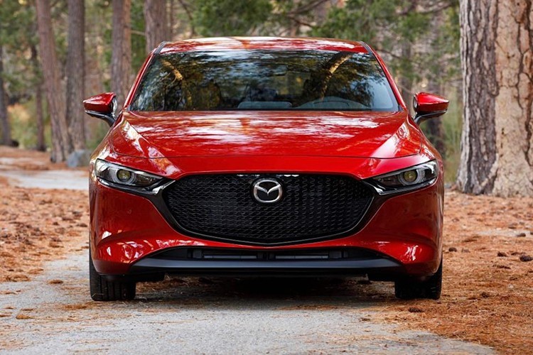 Mua Mazda3 2025, khách phát hiện chỉ có 6 loa thay vì 8 như quảng cáo Mỹ Mazda3 2025 không có đủ 8 loa như tem xe quảng cáo
