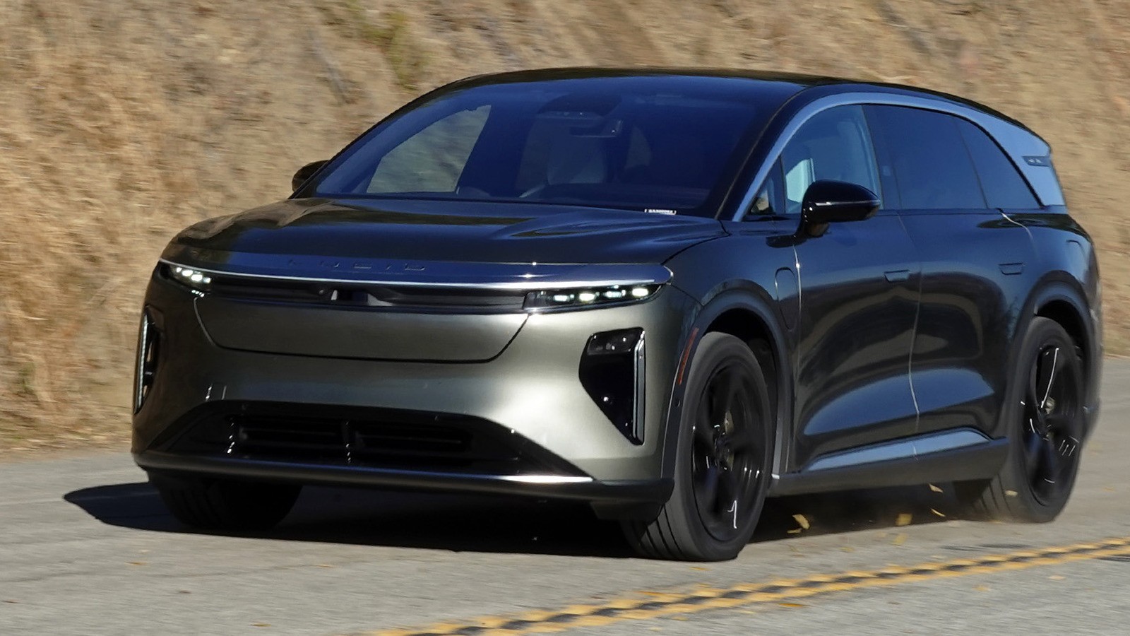 Lucid Air vượt xa mọi đối thủ, bao gồm Tesla, trong vị thế sedan điện hạng sang bán chạy nhất tại Mỹ Lucid Air hiện là mẫu sedan điện hạng sang bán chạy nhất tại thị trường Mỹ