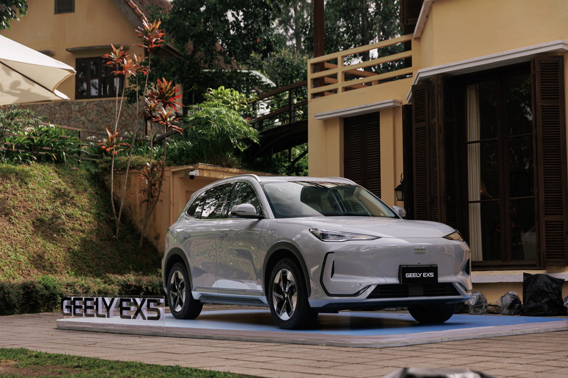 Ra mắt Geely Monjaro và EX5 tại thị trường Việt Nam Ra mắt Geely Monjaro và EX5 tại thị trường Việt Nam