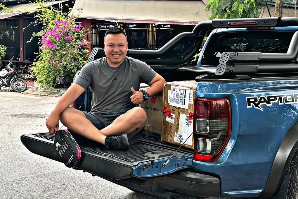 Danh tính tài xế giúp người phụ nữ cùng 5 đứa trẻ bị quật ngã giữa cơn dông chiều 19/7 Danh tính tài xế giúp người phụ nữ cùng 5 đứa trẻ bị quật ngã giữa cơn dông chiều 19/7