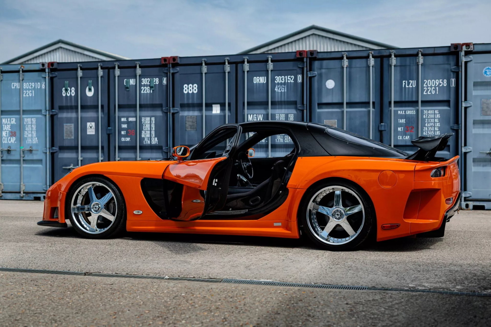Chiếc Mazda RX-7 trong phim Fast & Furious