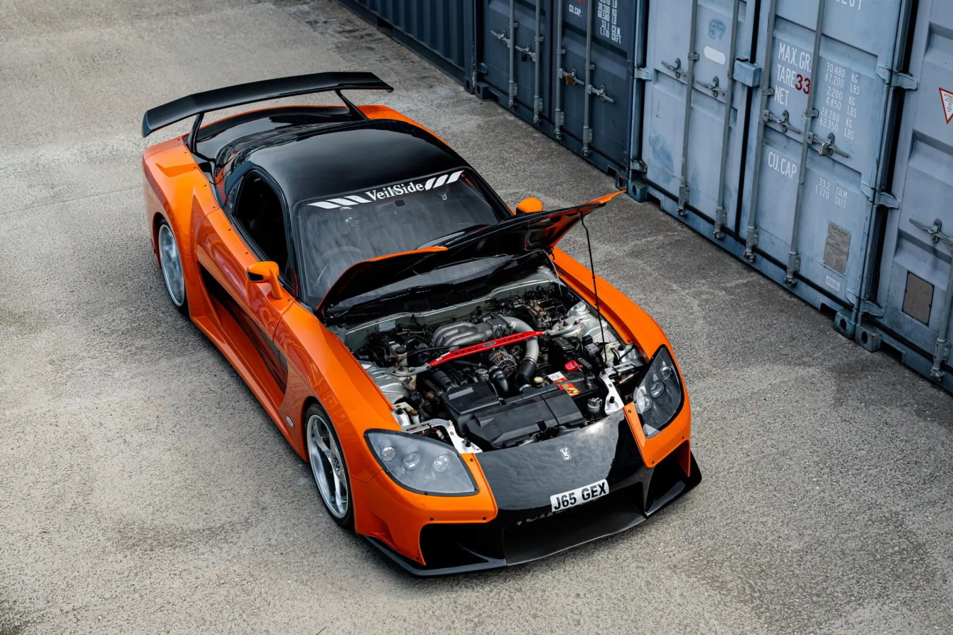 Chiếc Mazda RX-7 trong phim Fast & Furious