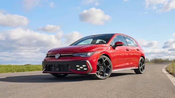 Volkswagen Golf ra mắt khách Việt trong tháng 8/2025 Volkswagen Golf ra mắt khách Việt trong tháng 8 2025