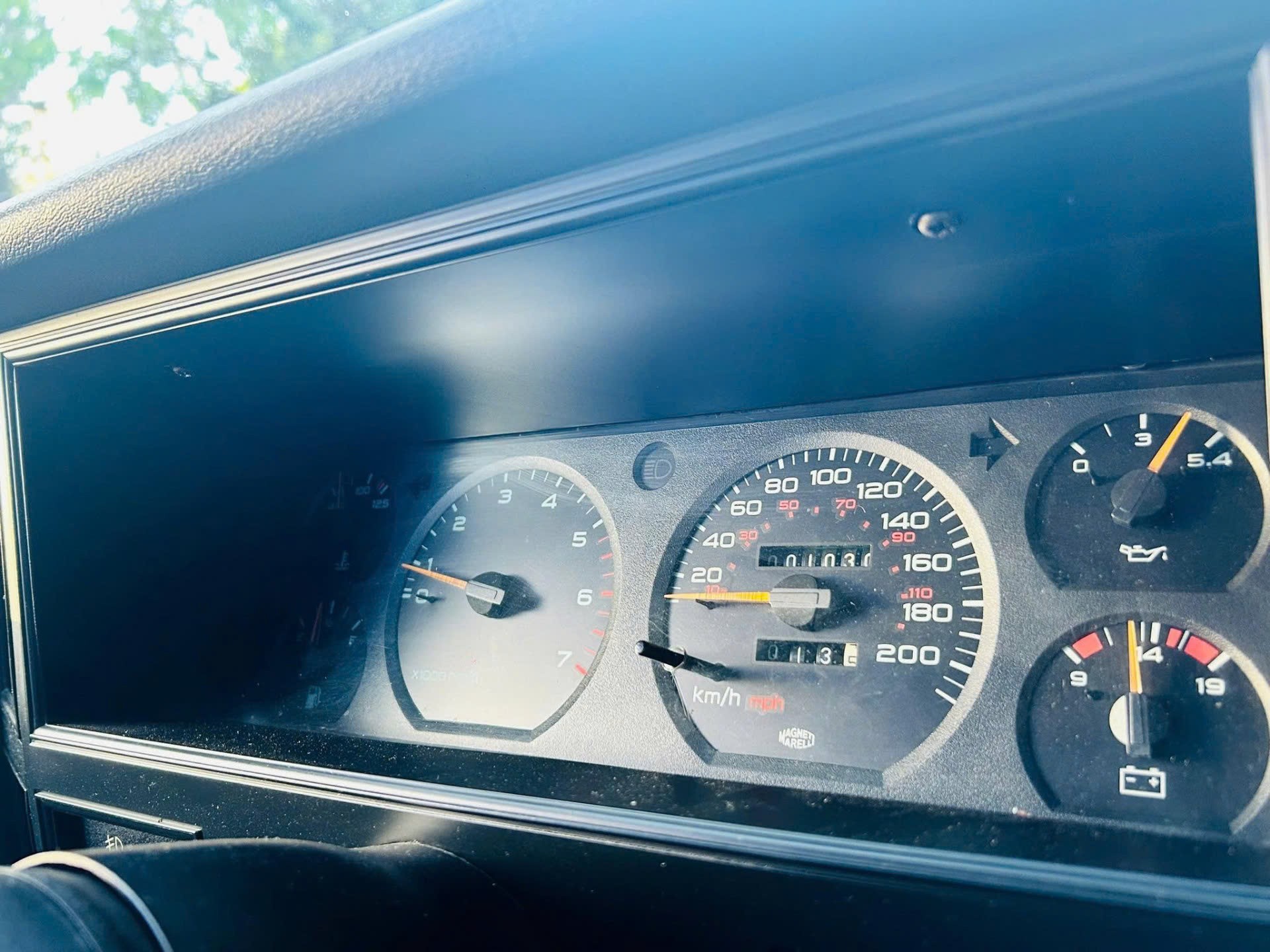 Ngắm Jeep Cherokee gần 25 năm tuổi mới 'tậu' của Vua cà phê Đặng Lê Nguyên Vũ Ngắm Jeep Cherokee gần 25 năm tuổi mới 'tậu' của Vua cà phê Đặng Lê Nguyên Vũ