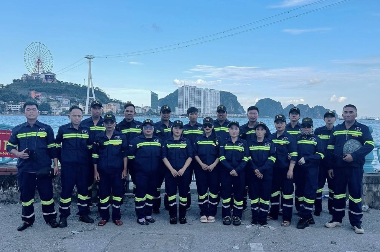 Nguyễn Ngọc Ánh - Nữ thành viên đội cứu hộ 116: 4 năm băng biển, vượt lũ cứu người Nguyễn Ngọc Ánh - Nữ thành viên đội cứu hộ 116: 4 năm băng biển, vượt lũ cứu người