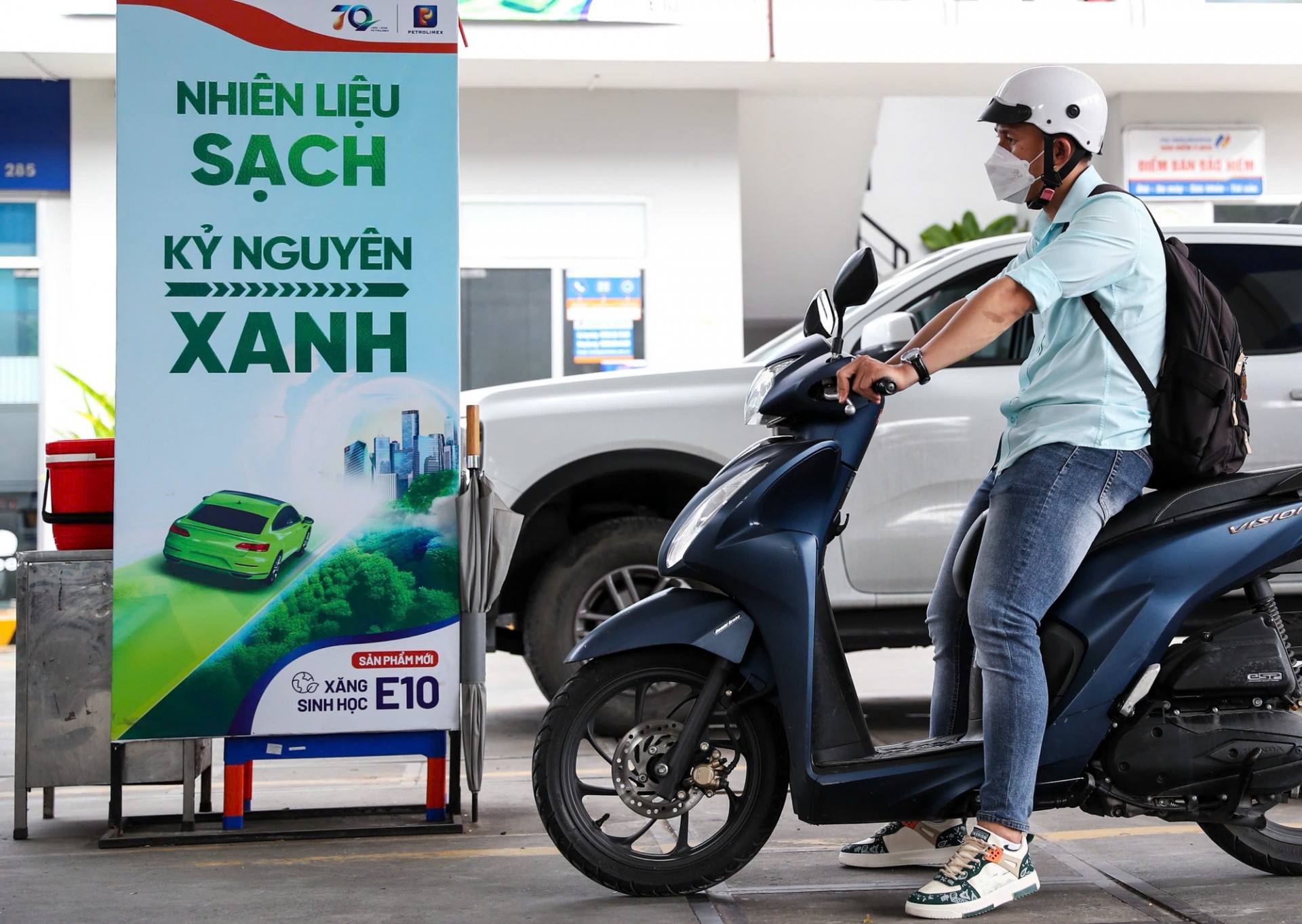 Hiệp hội ô tô, xe máy lên tiếng về khả năng tương thích của xăng E10 với xe ở Việt Nam Phản hồi của VAMA và VAMA cho biết đa số các mẫu ô tô, xe máy hiện đang lưu hành tại Việt Nam đều có thể dùng xăng E10 mà không gặp lỗi kỹ thuật gì