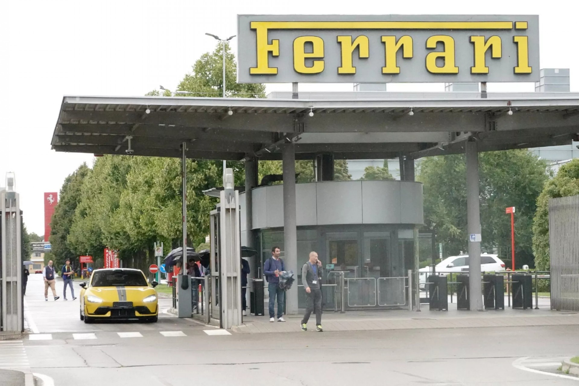 Ferrari đang nghiên cứu Xiaomi SU7 Ultra