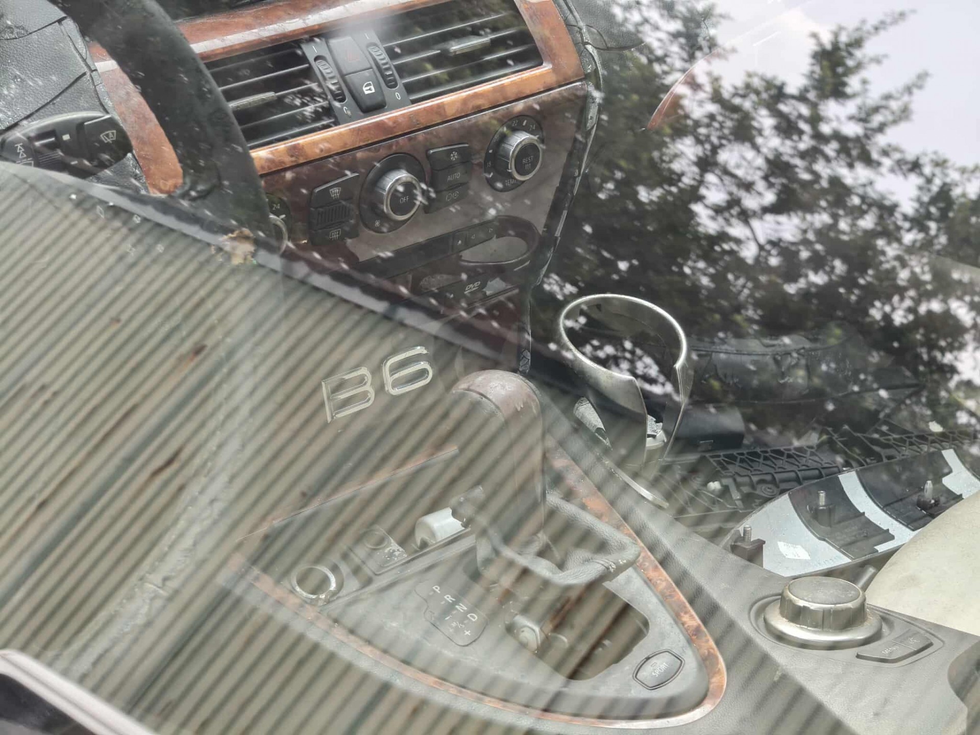 Chủ nhân chiếc BMW Alpina B6 bỏ hoang ở Hà Nội từng là một đại gia ngành thép? BMW Alpina B6 bỏ hoang ở Hà Nội