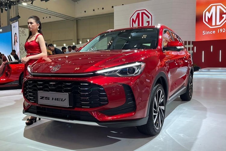 Cận cảnh MG ZS 2025, lột xác thiết kế, lần đầu có bản hybrid Cận cảnh MG ZS 2025, lột xác thiết kế, lần đầu có bản hybrid