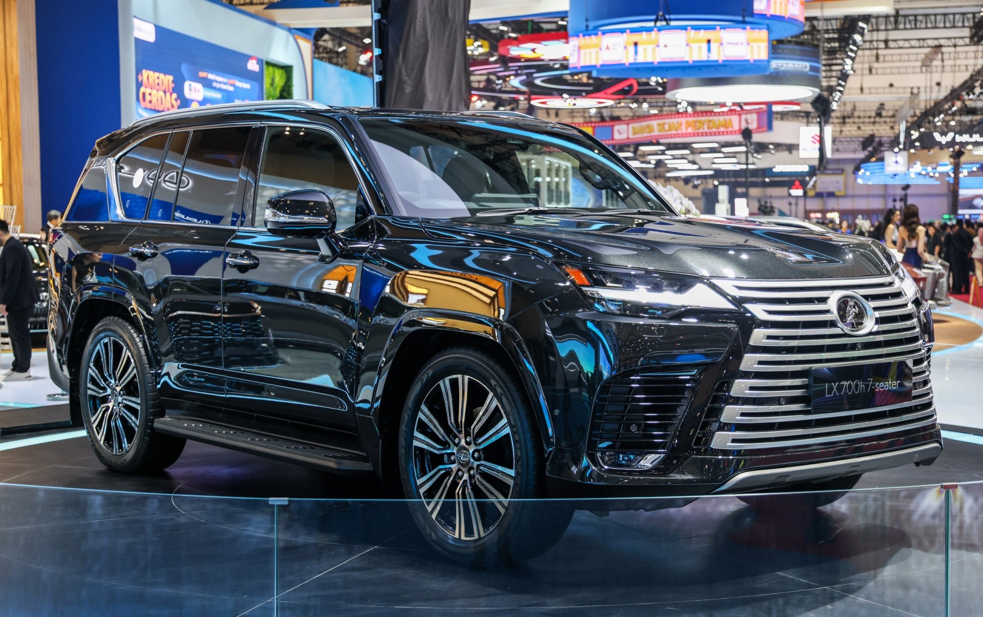 Lexus LX 700h ra mắt tại GIIAS 2025