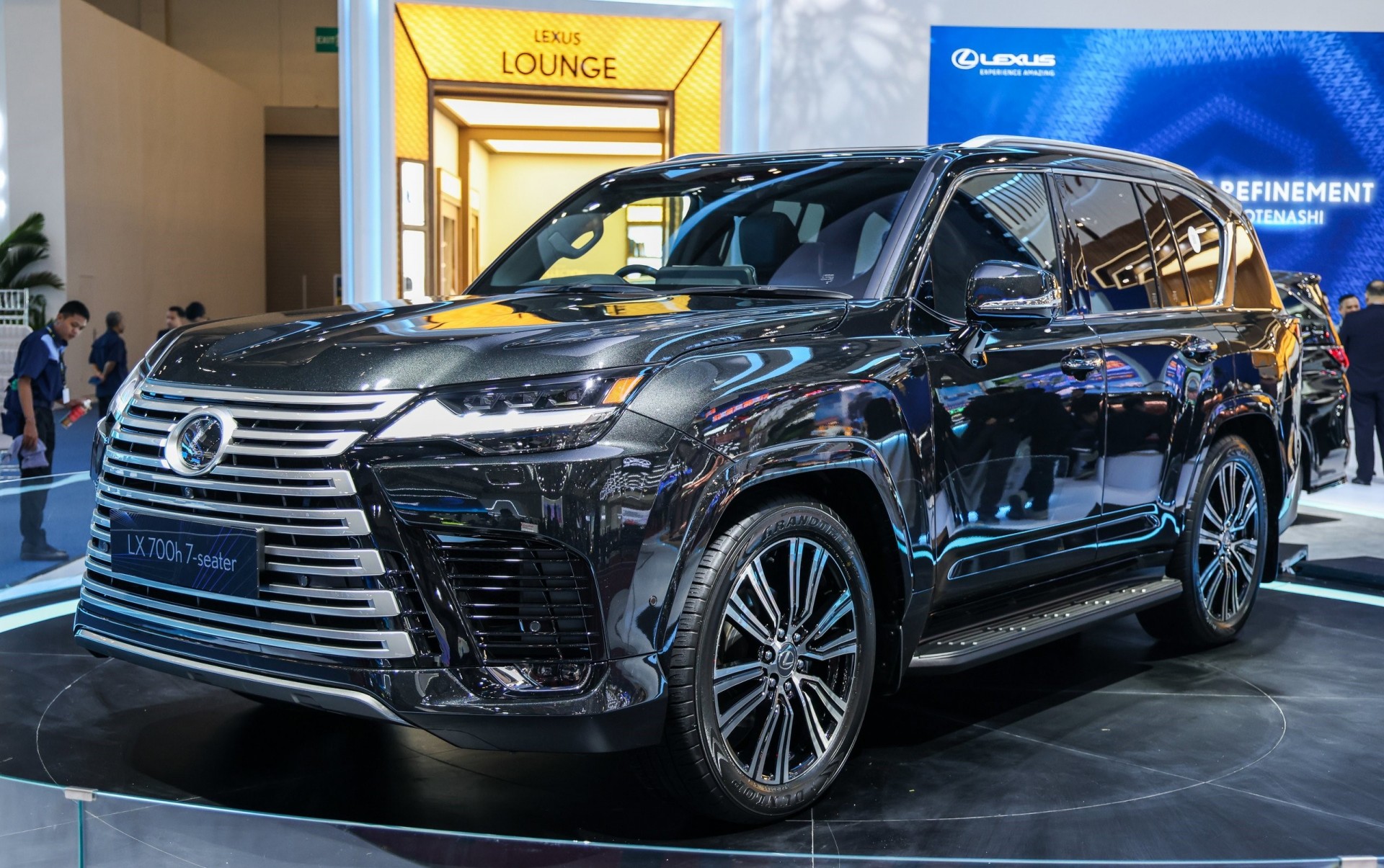 Lexus LX 700h ra mắt tại GIIAS 2025