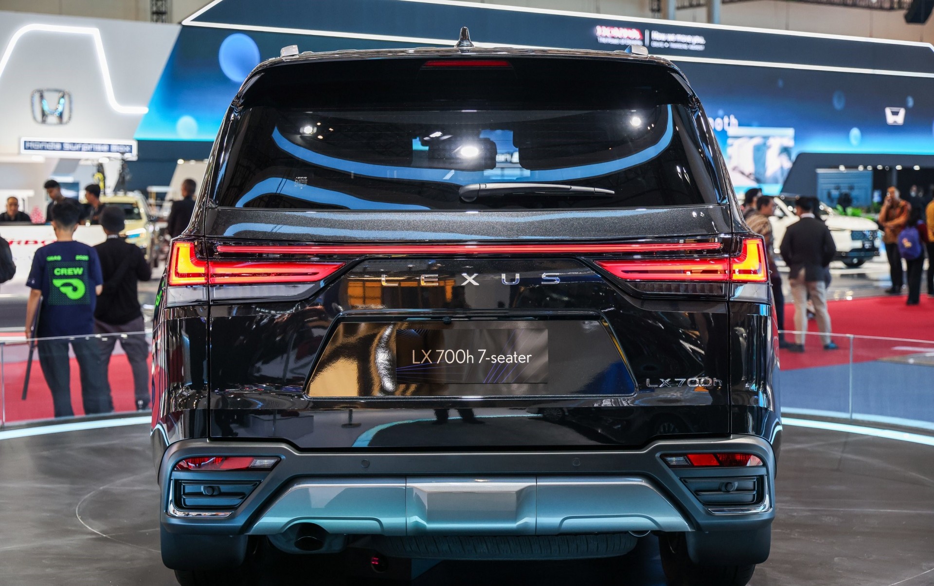 Lexus LX 700h ra mắt, SUV hạng sang giá gần 240.000 USD