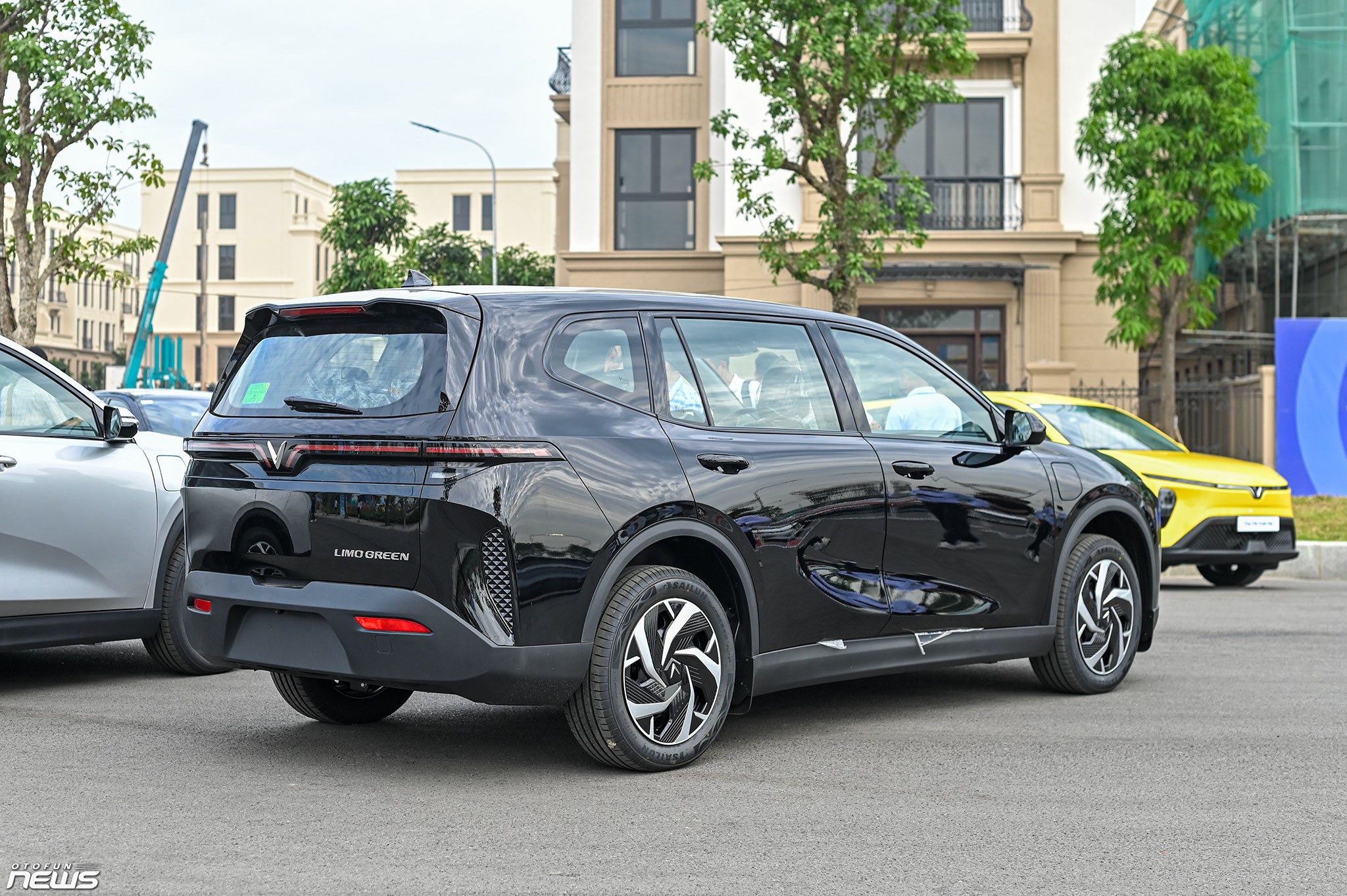 20 xe VinFast Limo Green đầu tiên đến tay khách hàng Việt 20 xe VinFast Limo Green đầu tiên đến tay khách hàng Việt