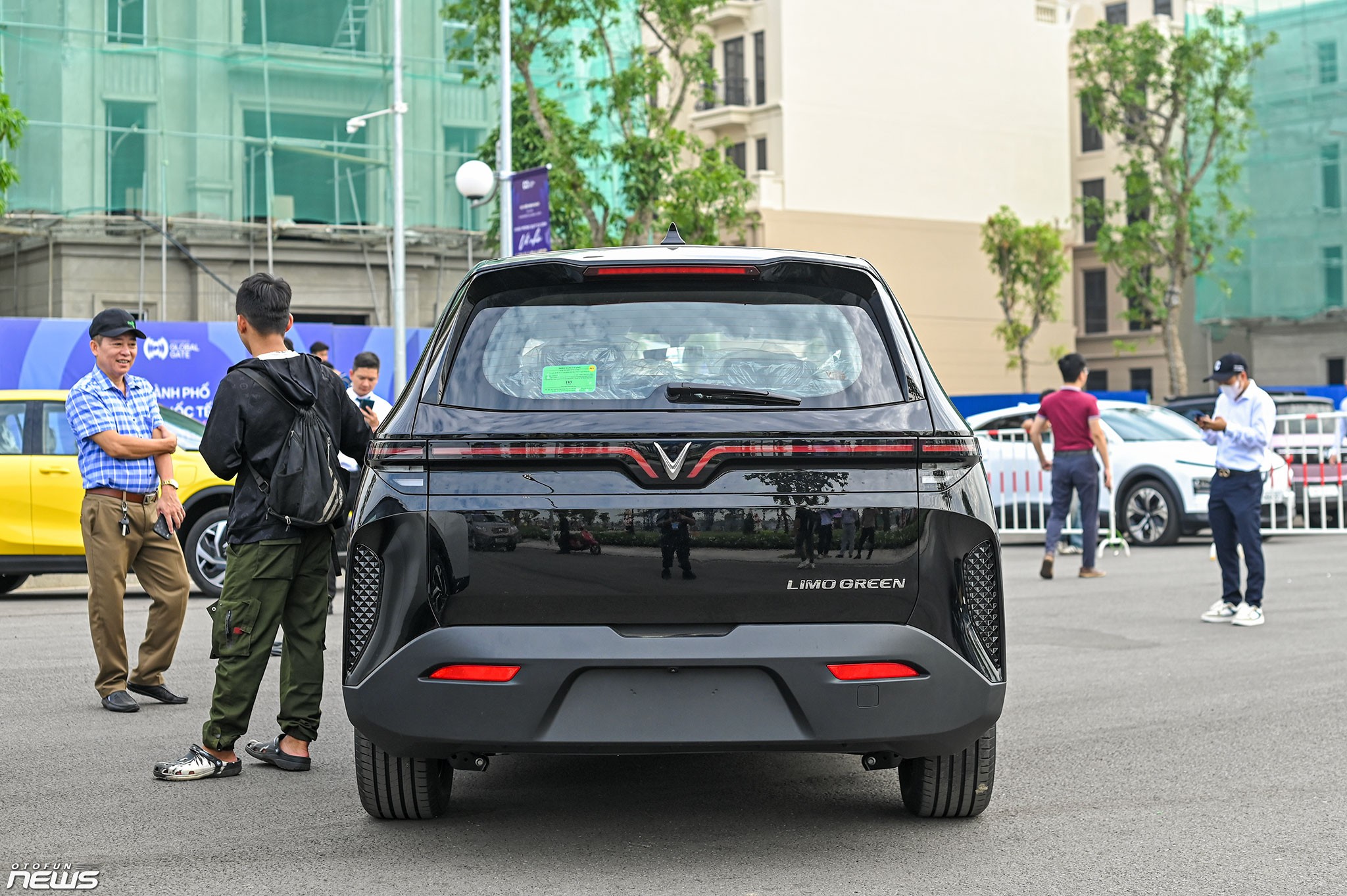20 xe VinFast Limo Green đầu tiên đến tay khách hàng Việt 20 xe VinFast Limo Green đầu tiên đến tay khách hàng Việt