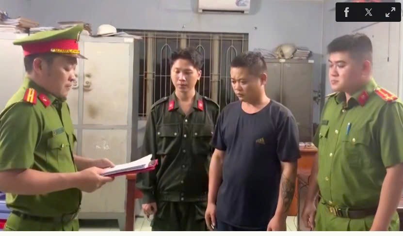Tài xế 'đánh võng' khi lái container nhằm ép công ty phải sa thải mình Tài xế 'đánh võng' khi lái container nhằm ép công ty phải sa thải mình