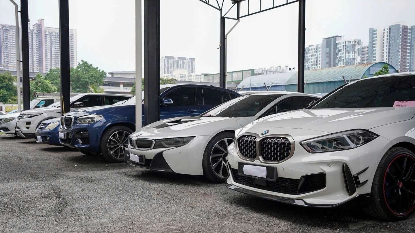Vi phạm thuế và biển số, loạt Lamborghini và Rolls-Royce bị thu giữ Vi phạm thuế và biển số, loạt Lamborghini và Rolls-Royce bị thu giữ